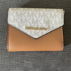 Nwt Michael Kors Wallet